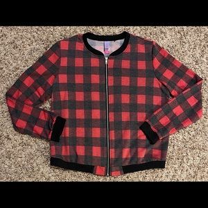 No Boundaries Zipper Top